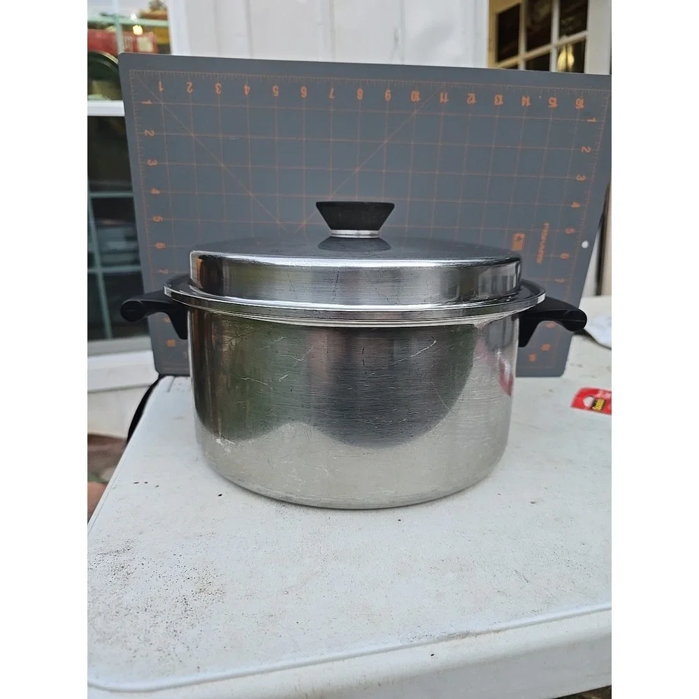 Duncan Hines Regal Ware 6 Quart 18-8 Stockpot Stainless Steel 3 Ply W/ Lid Used